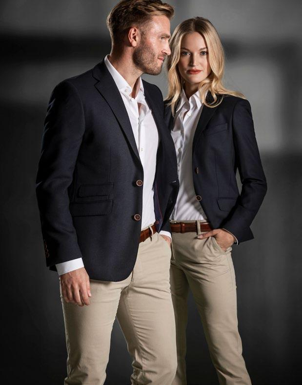 WENDY TAIORED FIT CORPORATE WAHABE CUB ART.NR: 2181-3015 Tvåknäppt feminin blazer med struktur i tyget. Två framfickor.