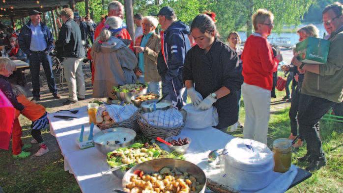 JBS 50-års fest Göran Granberg välkomnade alla till JBS 50-års fest. Det bjöds på bubbel och tilltugg. Alla var förväntansfulla och såg fram emot en glad middag med klubbvänner och dans.