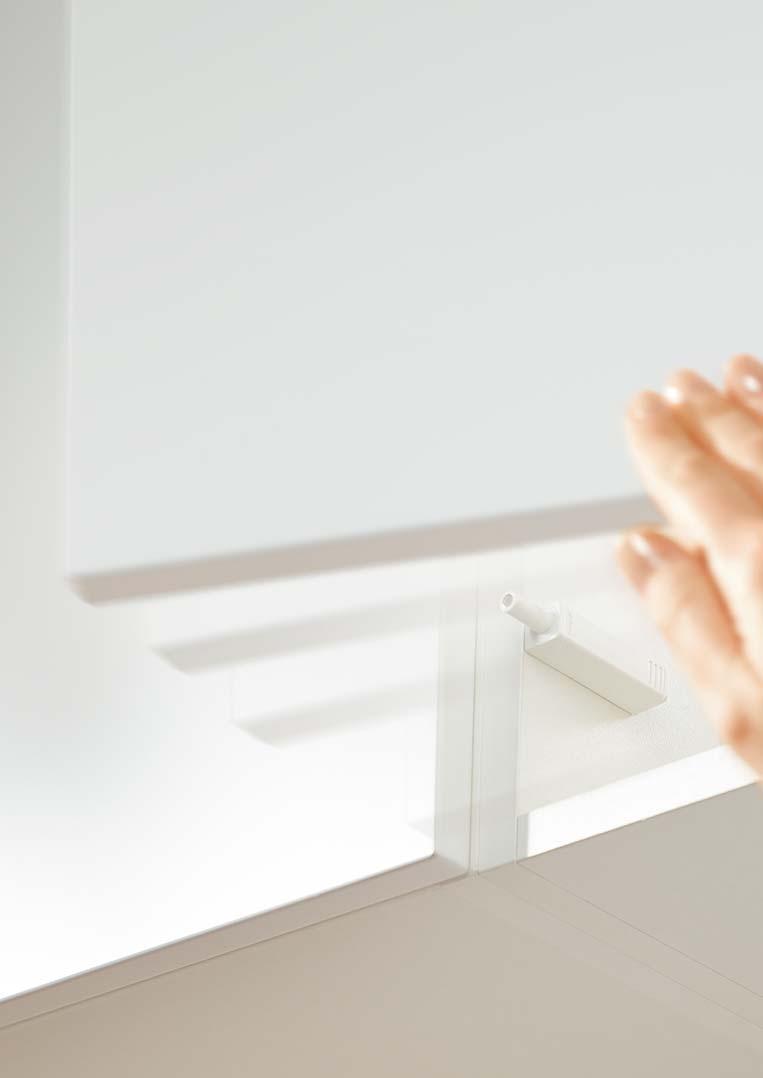 Enkel öppning med en liten knuff Med TIP-ON, den mekaniska öppningsfunktionen från Blum, öppnas handtagsfria fronter mycket smidigt och enkelt det räcker med en liten knuff.
