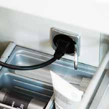 BADRUM OCH WC KOMMOD OCH BESLAG BADRUM OCH WC KOMMOD LEVERANTÖR: VEDUM LEVERANTÖR: VEDUM BADRUM FREE 615 Kommod med två lådor som är fullt utdragbara, Tvättställ i porslin,