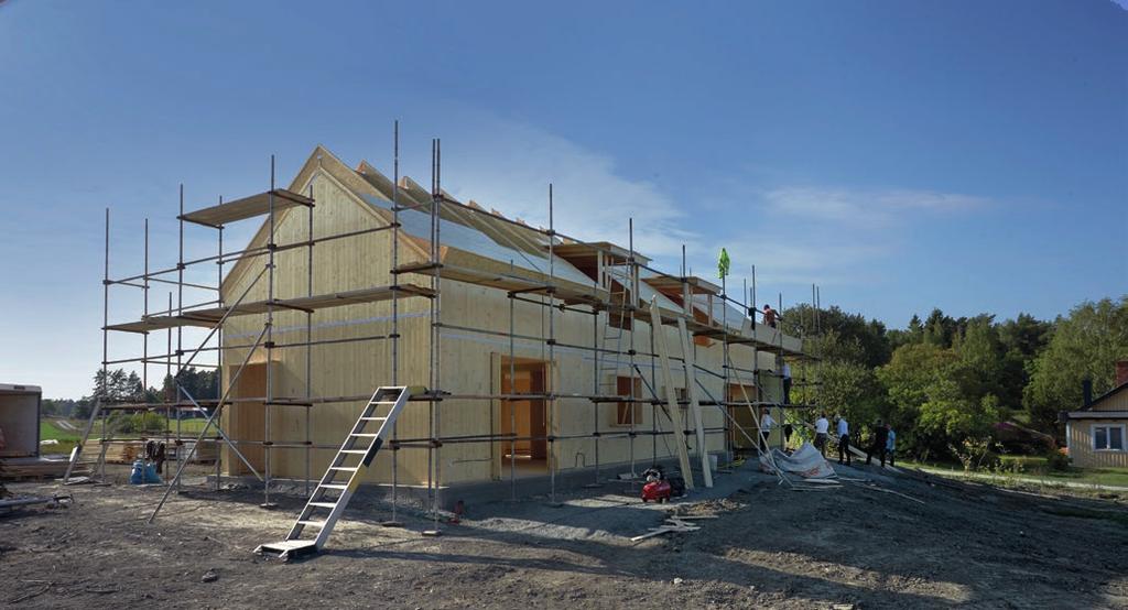 REFERENSCASE: LADHUS I MASSIVTRÄ, UPPSALA Schröders Fastighetsutvecklings ambition är att bygga hus av hög kvalitet med god arkitektur, bra energiprestanda samt en vettig ekologisk profil.