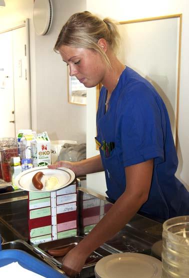 14 FAMM måltidsupplevelse och måltidsmiljö Att tänka på vid tolkningen av måltidsundersökningens resultat FAMM är en modell som kan hjälpa till att göra en bedömning av måltidsupplevelsen.