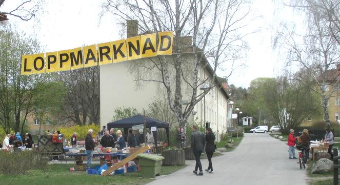 Loppmarknaden lördag 25 april På föreningsmötet i november tog vi ett gemensamt beslut att vi skulle ha en loppmarknad på våren i år och till slut enades vi om den sista lördagen i april, nämligen