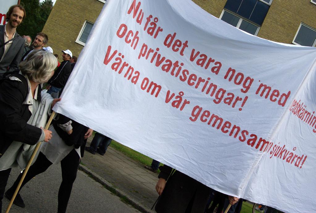 VINSTUTTAG UR VÄLFÄRDEN EN FRÅGA SOM SKAKAR OM Den allt intensivare debatten om vinstuttag ur välfärden skola, vård och omsorg har på mindre än ett år skakat om de politiska partierna, fått LO:s