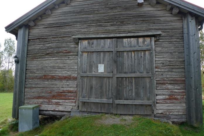 NORDANSTIGS KOMMUN Gnarp församling Gnarps hembygdsgård Objekt 1 Långloge från sent 1700-tal hitflyttad från Berge (se foto ovan till vänster).