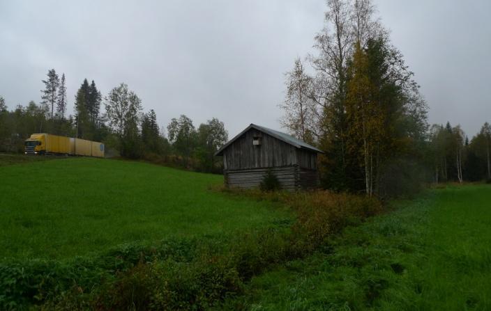 OVANÅKERS KOMMUN Alfta församling Skräddrabo Objekt 71 Storhässja vid bygdegården (foto nedan t.v.).