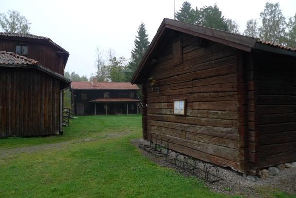 SÖDERHAMNS KOMMUN Söderala församling Söderala hembygdsgård Objekt 53 Här finns ganska många timmerbyggnader samlade.