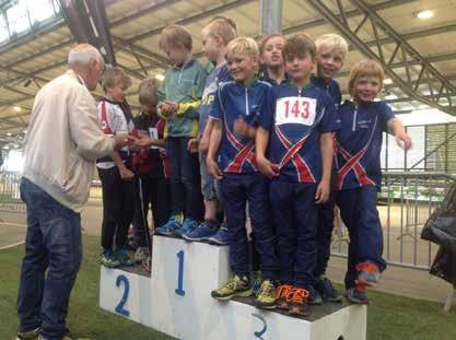 Till höger: DM-stafettlaget Nora, Emilia, Evelina,