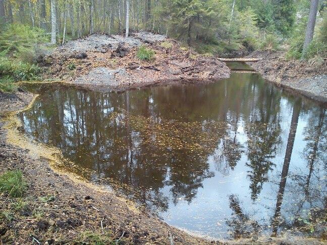 syrebrist och slammar igen bottnar
