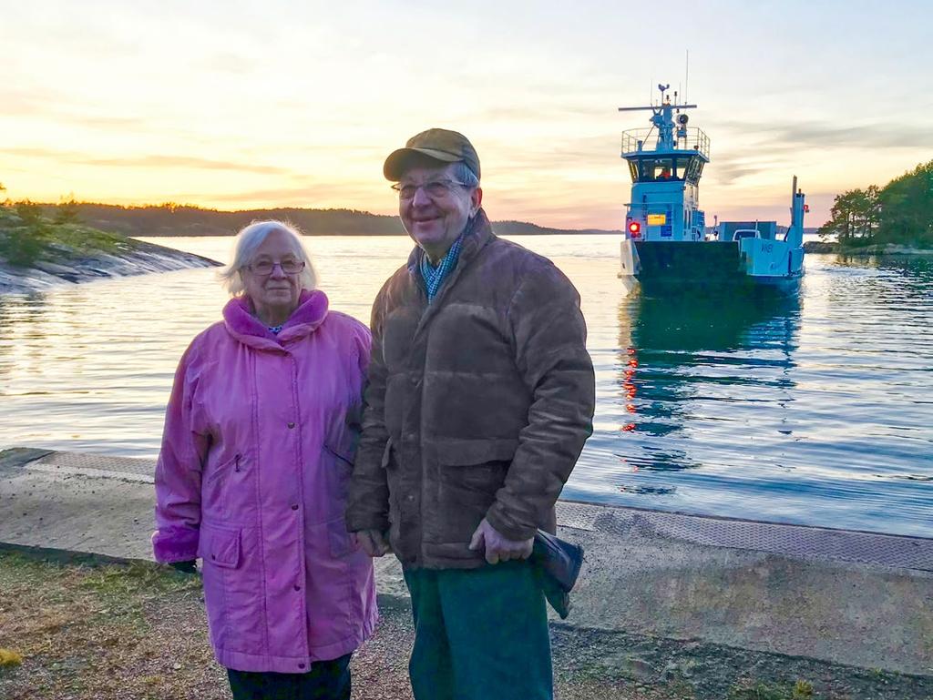 12 ǀ FINFERRIES 2017 Synvinkel: Skärgårdsturismens pionjärer uppskattar fungerande förbindelser Kurt och Gurli Kronehag har hyrt ut stugor till turister i Pargas skärgård i över 50 år.