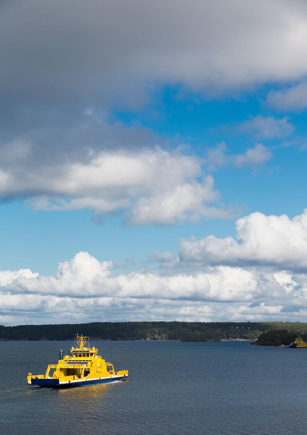 FINFERRIES 2017 ǀ 3 Vad vattnet skiljer åt, det förenar färjan Färjor och förbindelsefartyg är en förutsättning för fungerande trafikförbindelser i ett land med tusentals sjöar och öar.