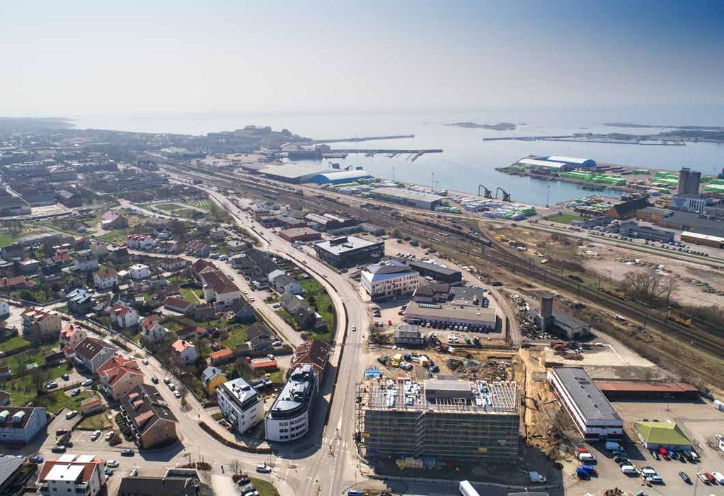 Y ADSDE VID VAET Under de närmaste åren ska Varbergs ödsliga hamnkvarter förvandlas till en myllrande stadsdel, med nya bostäder,