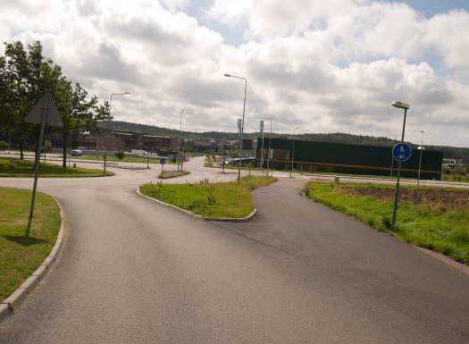 intill vägen. Bifrostgatans nuvarande utseende. Stubbåkersgatan idag. Vy från Prästgårdsgatan mot Frölundagatan.