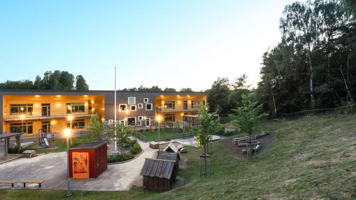 Möjlighet ges även till att etablera så kallade anhöriglägenheter i byggnadens översta våningsplan.