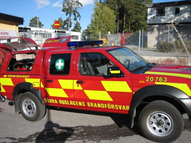 8.8 Fordonens utformning Flera svenska räddningstjänster har på senare år börjat använda andra, ofta mindre, fordon än vanliga basbilar med en annan bemanning än det traditionella 1+4.