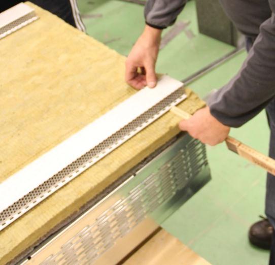 Rapport 49 Ett helt väggelement (c:a 10x3 m) provbyggdes i fabrik och där undersöktes vilka delar i väggen som kunde bli svåra och vad som ytterligare behöver utvecklas.