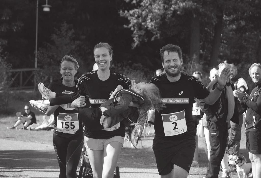 och Näsby slott. Glädjeruset är loppet där alla får vara med! START: 12.00 För mer info och anmälan gå in på: www.gladjeruset.