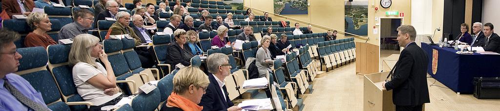Kommunfullmäktiges beslut KOMMUNFULLMÄKTIGE BESLUTAR ATT: 1. fastställa utdebiteringen för 2017 till 19,50 kronor per skattekrona, 2.