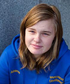 Pest eller kolera Johanna Maria Viktoria Gudinge 18 år, Vallstena Visby eller Göteborg Bio eller Filmkväll Sommar eller Vinter Choklad eller Lakrits Kämpa eller Glida med Johan eller Johanna Johan