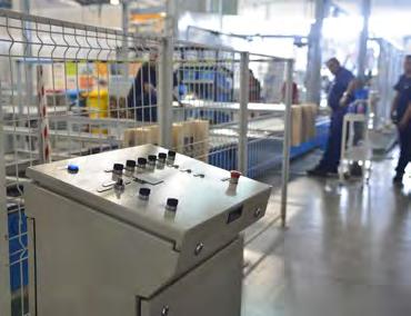 Pulpeter Stålplåt Vanliga användningsområden Stålplåt Processautomation Maskintillverkare Den kompakta manöverpulpeten har ett sluttande lock och både dörr framtill och löstagbart bakstycke.