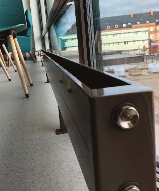 Lisa Hygien och Lisa Hygien Integra är en mycket robust och kompakt radiator med en konvektors utseende.