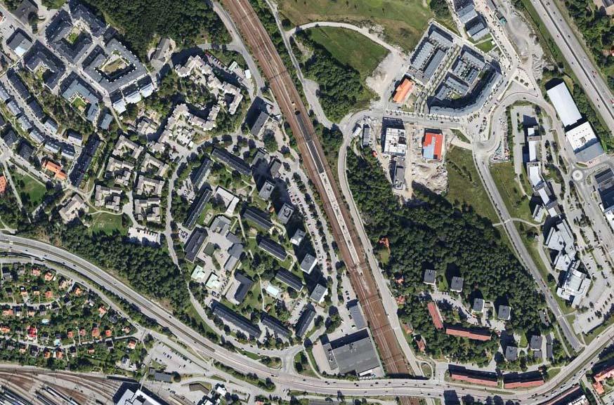 2 ÖVERSIKTLIG BESKRIVNING AV OMRÅDET 2.1 OMRÅDESBESKRIVNING Området Bagartorp ligger i stadsdelen Järva i Solna stad, se Figur 2.1. Området ligger i anslutning till Ulriksdals pendeltågsstation.