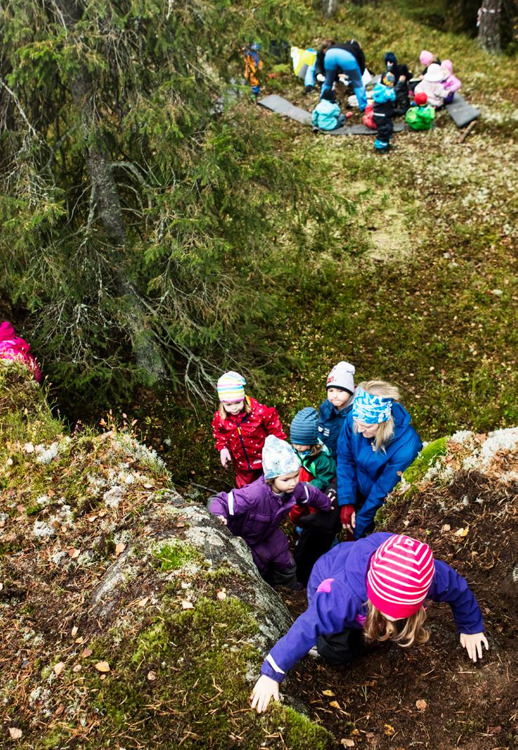 FRILUFTSFRÄMJANDET I FÖRSKOLAN OCH SKOLAN Friluftsfrämjandet är en stöttepelare inom förskolan genom Skogsmulle i förskolan och I Ur och Skur.