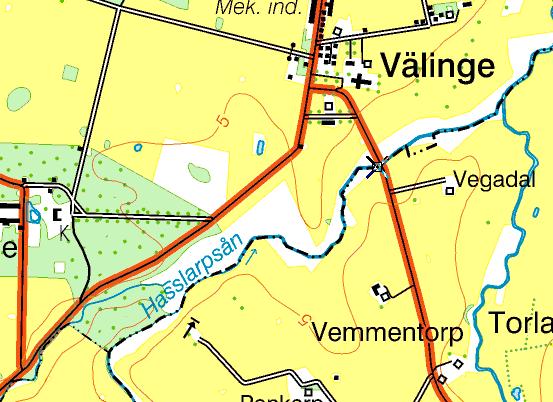 19. Hasslarpsån, Bro vid Välinge Datum: 2015-10-20 Kommun: Helsingborg Koordinat:6231610/1314200 Proverna togs längs norra stranden under bron.