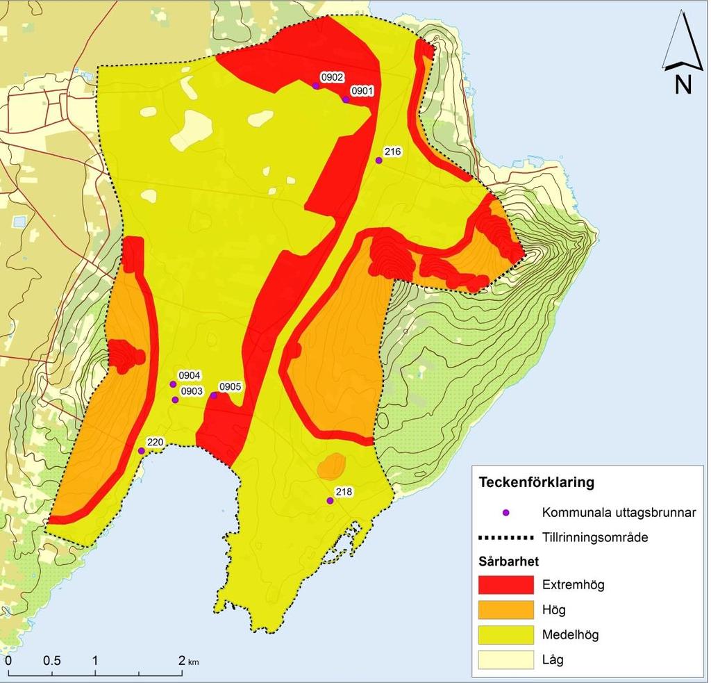 Medelhög sårbarhet Områden där grundvattenmagasinet överlagras av organiska jordarter som sannolikt ligger på lera eller en annan tät grund, sandig morän och/eller svallsediment bedöms ha medelhög