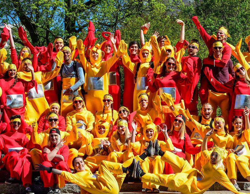 Börja dagen i stadsparken och fortsätt sedan till ÖG där vi har livemusik och fest på innergården hela dagen! För dem som orkar så kör vi självklart även nattklubb på kvällen!