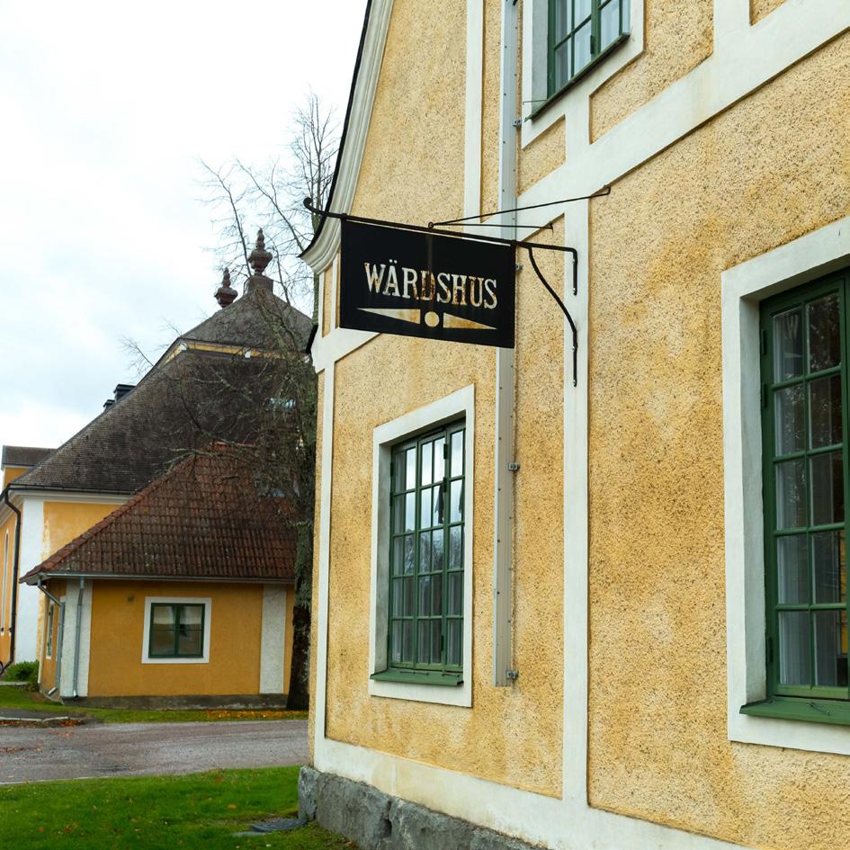 De fyra byggnaderna Wärdshuset, Bruksladugården, Labbyt och Änkehuset ligger mitt i den anrika bruksmiljön som