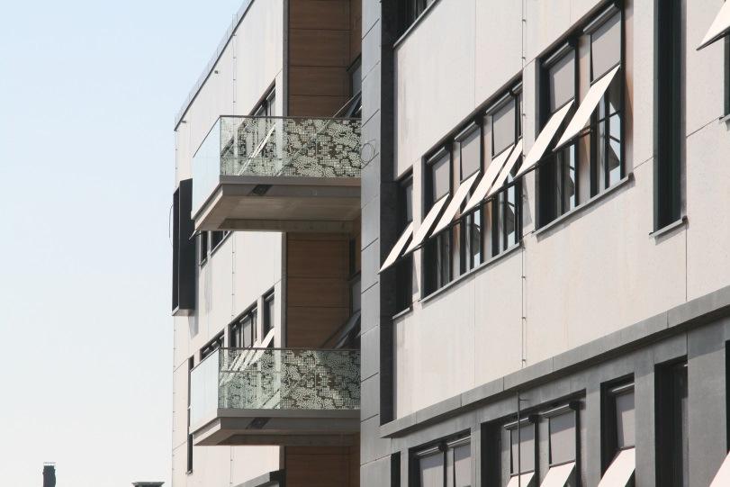 Slussar till isoleringsrum Några patientrum har en utökad ventilation för att skydda patient mot luftburen smitta. Dessa rum har en sluss med dubbla dörrar mellan korridor och patientrum.