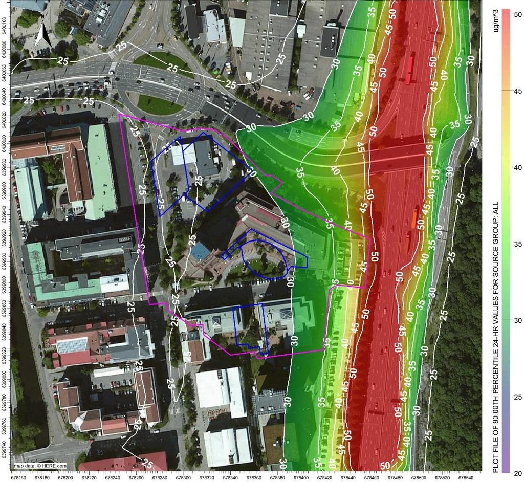 Figur 14. Framtida scenario 2020, beräknade halter av partiklar (PM 10) som dygnsmedelvärden (98-percentil). Föreslagna byggnader är markerade med blå linje och planområdet med lila linje.