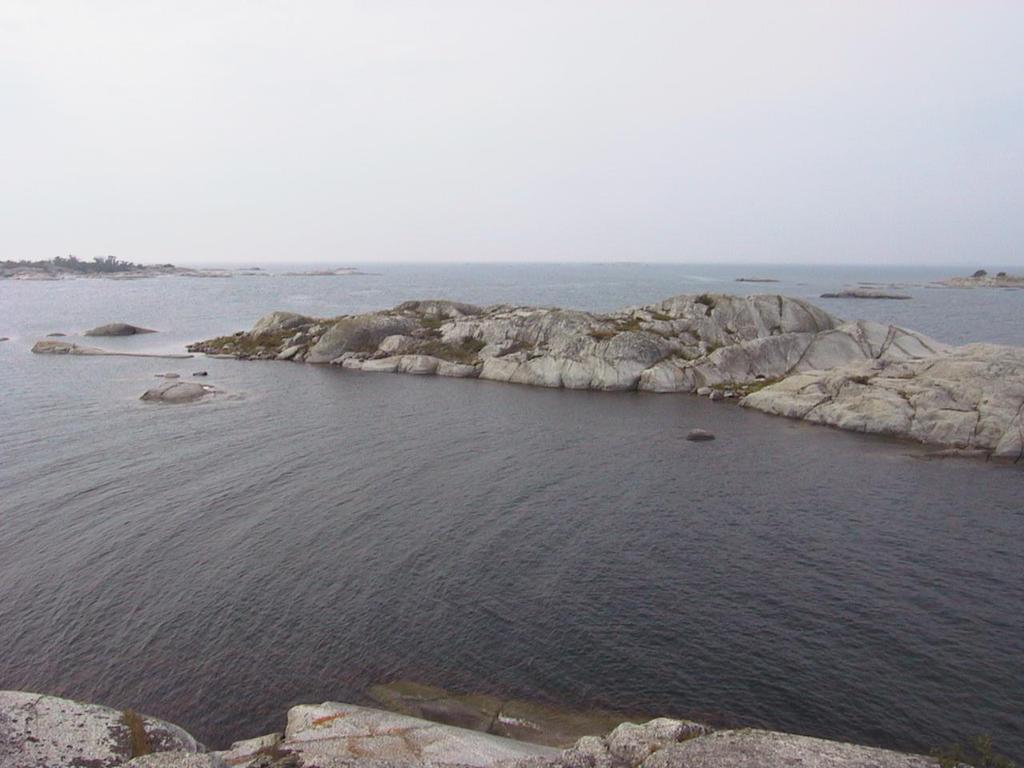 Situationen i Sveriges kustområden Sverige har >3000 km kuststräcka Ett stort antal permanentbebodda öar Ett växande antal permanentboende i