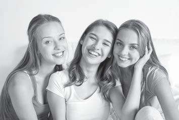 fotograferingsdisplayen. Ju fler hjärtan, desto närmare varandra måste motiven vara). N LV.1 (NÄRA): Timern startar när motiven står nära nog för att hålla varandra i handen. LV.2 (NÄRA INPÅ): Timern startar när motiven står axel mot axel.