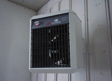 För att möjliggöra den planerade intermittenta uppvärmningen av kyrkan installerades en elvärmefläkt (fabrikat Frico, Panther 9, E87 112 51).