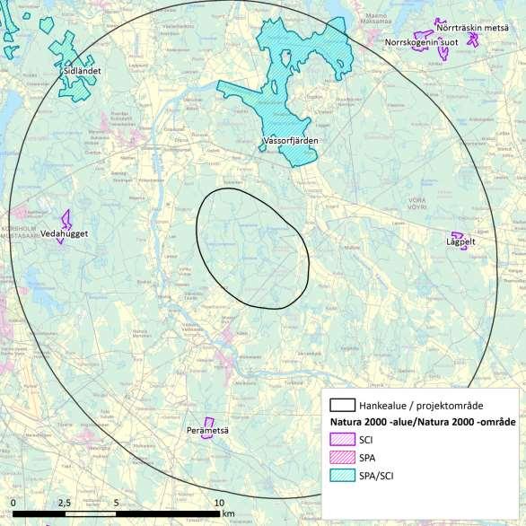 kilometer från projektområdet och områden som införlivats endast med stöd av habitatdirektivet ligger över fem kilometer bort. Områdena visas på bild 10.18.