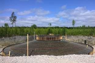 För monteringen av lyftkranens arm måste trädbeståndet röjas på ytterligare ett cirka 20 x 120 meter stort område, beroende på kraftverkstyp.