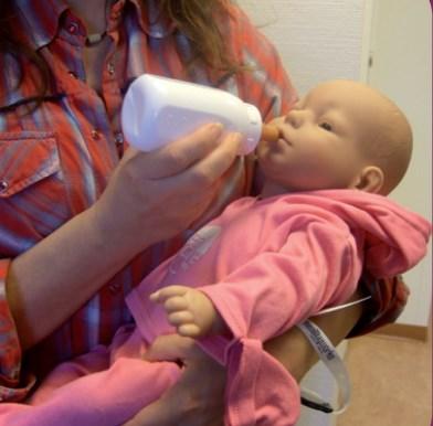 Real Care Baby En babysimulator i naturlig storlek Signalerar en babys