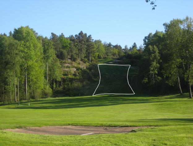 9.1.3 Förlängt avstånd mellan tee och fairway Totalt finns tre stycken par fem hål på banan.