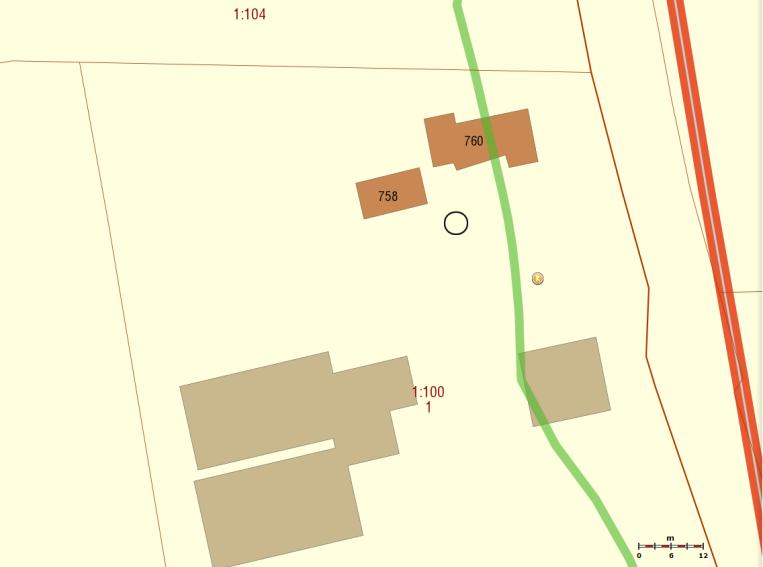 Antikvarisk bedömning: Enligt FMIS är stenen belägen på landsidan, 4 meter norr om väghörn (antagligen avses vad de flesta av oss i dagligt tal kallar vägkorsning, min anmärkning).