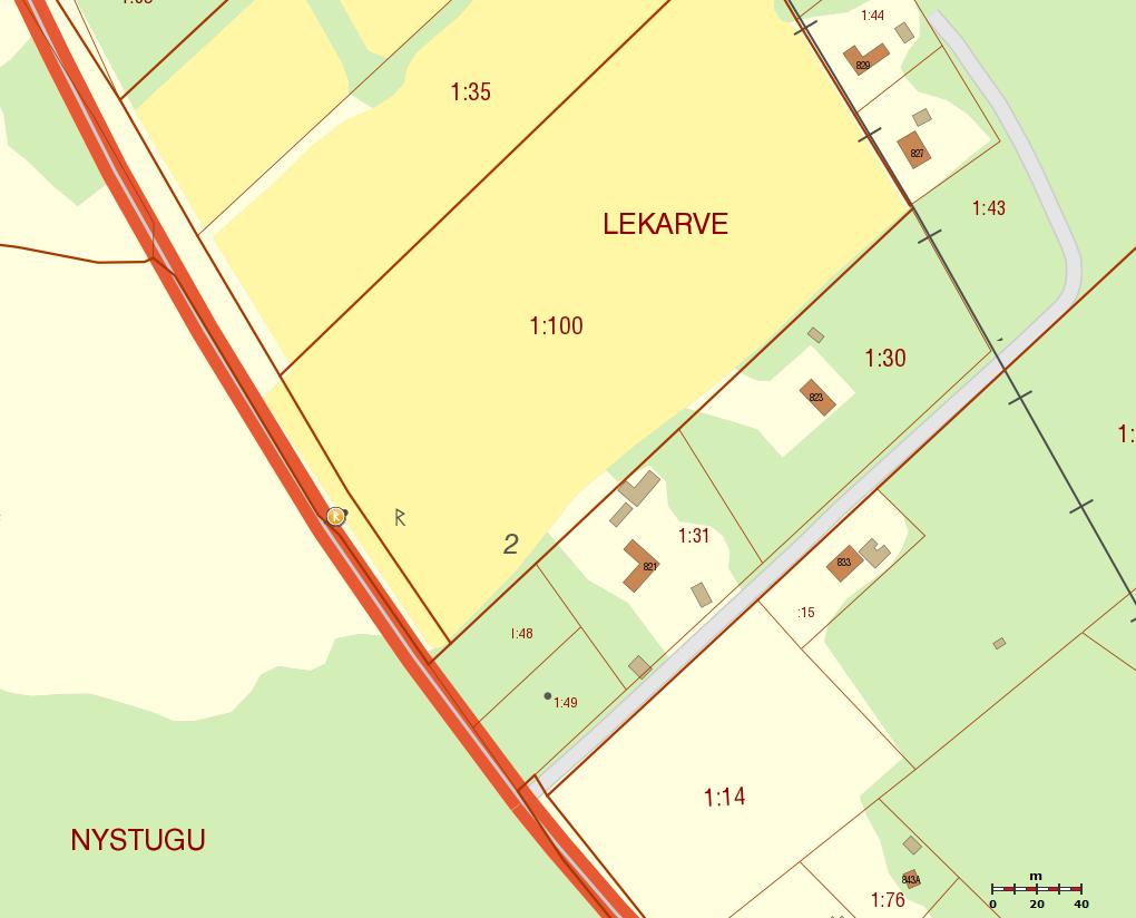 Sanda RAÄ 133:1 Milstolpe, sandsten, 0,88 meter hög, 0,44 meter bred och 0,16 meter tjock nertill och 0,12 meter tjock upptill. Spetsig överdel.