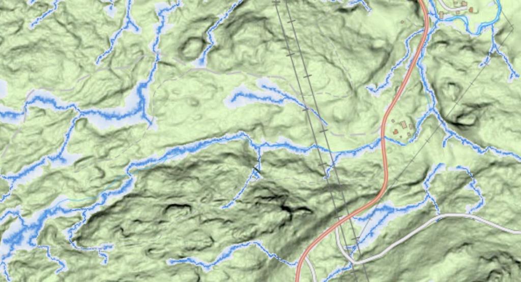 3 5 Fuktighetskarta som visar området som avvattnas via vägdikena söderifrån och som vid höga flöden riskerar att dra med sig finsediment ut i Rännöån.