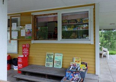 2018-08-23 Kioskverksamhet 2016 Kioskverksamhet 2016 Västanviks Samfällighetsförening Kioskverksamhet 2016 Öppettider Kiosken öppnar på midsommarafton och är öppen till den 7 augusti. Öppet kl.