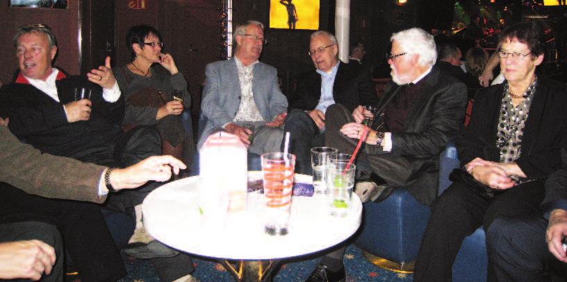 UM Ulf Lööw berättar om det storslagna jubiléet. Foto: Björn & Ing-Marie Lundell Resan anträddes på kvällen fredagen 7 november med den röda båten Amorella.