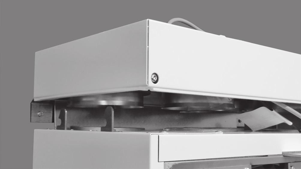 På grund av risken för störande ljud bör ventilationsaggregatet inte monteras på vägg mot vardagsrum eller sovrum. Se till att det är lätt att komma åt el- och styrkablar samt tillbehör.