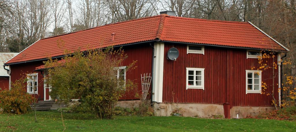 avstyckad som Alby 2:5, och blev nu deras hem.