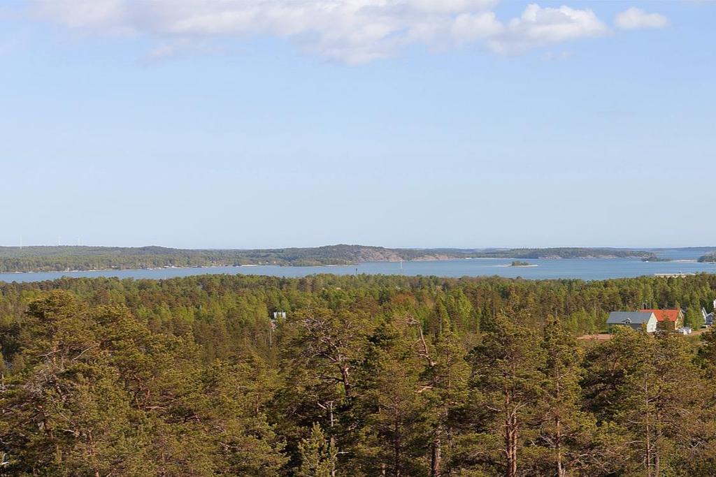 Vy över inloppet till Mariehamn och Slemmern