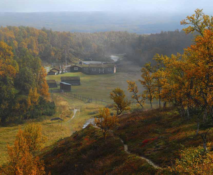 Kuppvallen på sydsluttningen av fjället Mittåkläppen. Djupdalsvallen är den mest besökta fäboden i området. Mittåkläppens fäbodar Fäboddriften var som mest utbredd i området i början av 1900-talet.