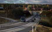 Bilder: Företag i Brattby (foto Fredrik Larsson) Ladulandskap i Sörfors Buss och bil på E12:an, Brännland (foto Fredrik Larsson) I Umeås västra landsbygd finns flera viktiga kommunikationsstråk,